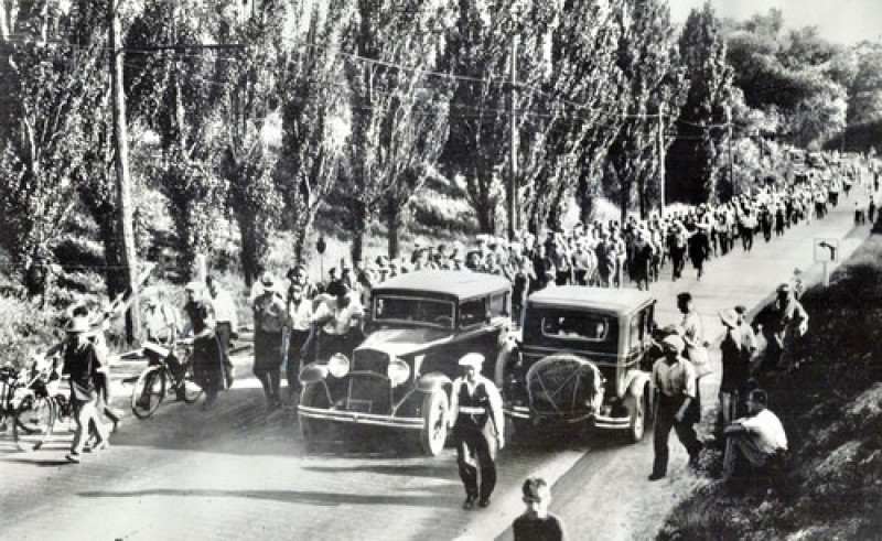 July-August 1935 Ontario Hunger March on its way to Ottawa.