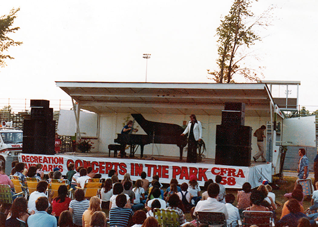 DW 02 Concert in the park with Frank Mills early August 19781