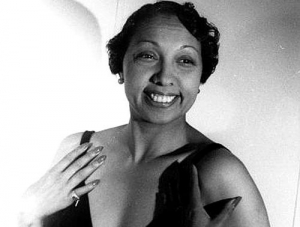 Josephine Baker photographed by Carl Van Vechten, October 20, 1949. 